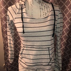 3/4 sleeve beige sweatshirt